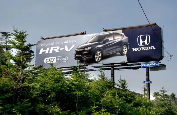 contoh iklan papan reklame mobil honda